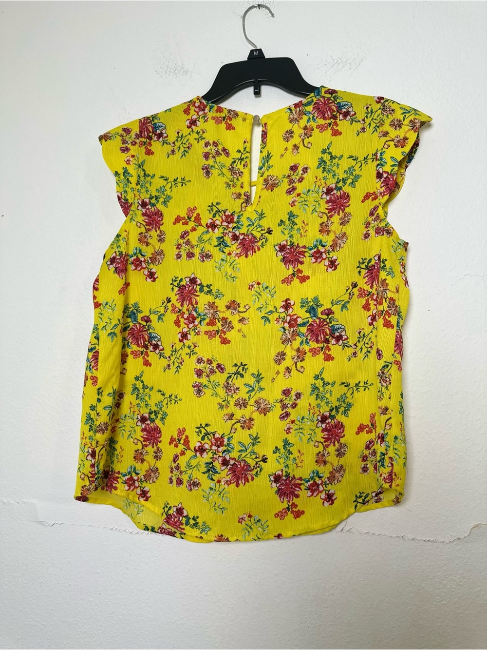 City Vibe Women’s M Yellow Floral Cap-Sleeve Blouse - Bright Yellow Floral Print - Picture 2 of 11